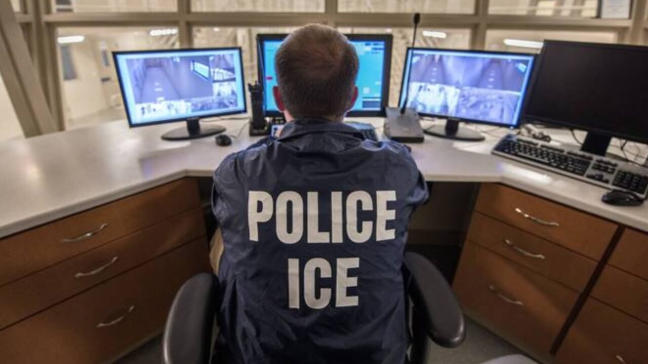 Para frenar al ICE: buscan frenar el sistema de vigilancia con GPS que el DHS aplica a miles de inmigrantes en EE.UU.