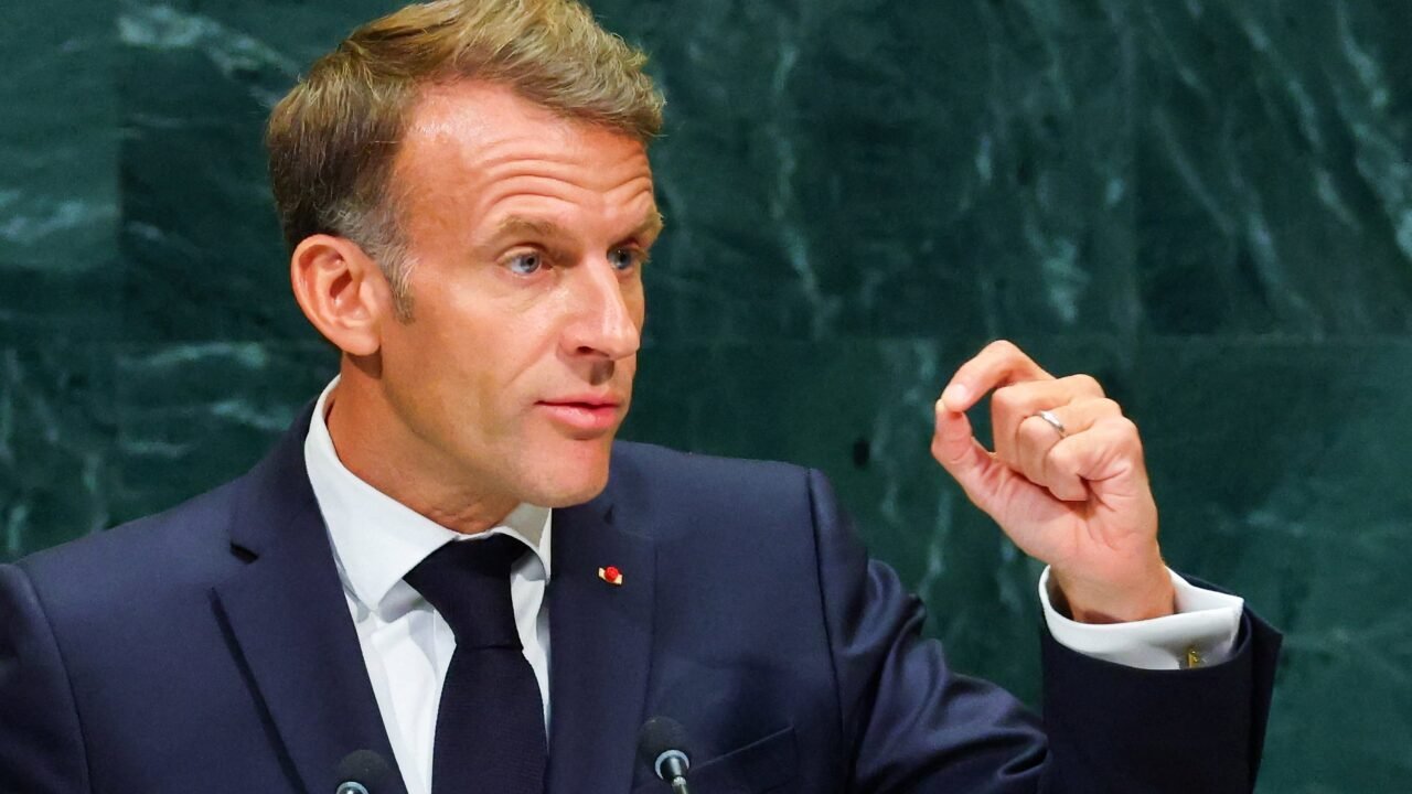 Macron anunció el envío de tropas francesas a Arabia Saudita para proteger un puerto petrolero clave en el Mar Rojo