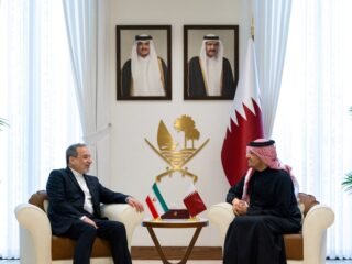 Qatar acelera su mediación entre Estados Unidos e Irán para intentar cerrar un acuerdo que termine con la guerra