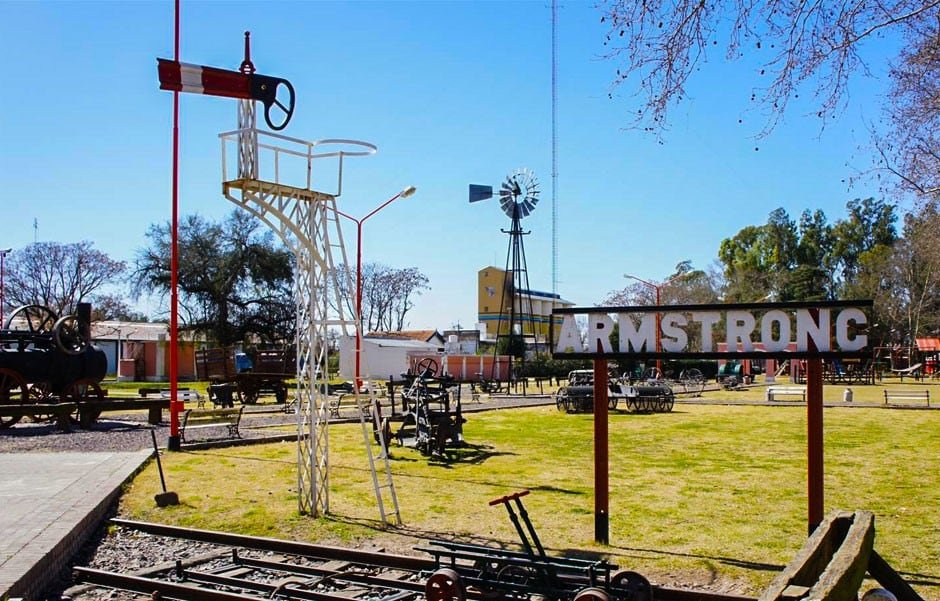 Una herencia de 6 millones de dólares enfrenta al chofer y a la prima hermana de un empresario ganadero