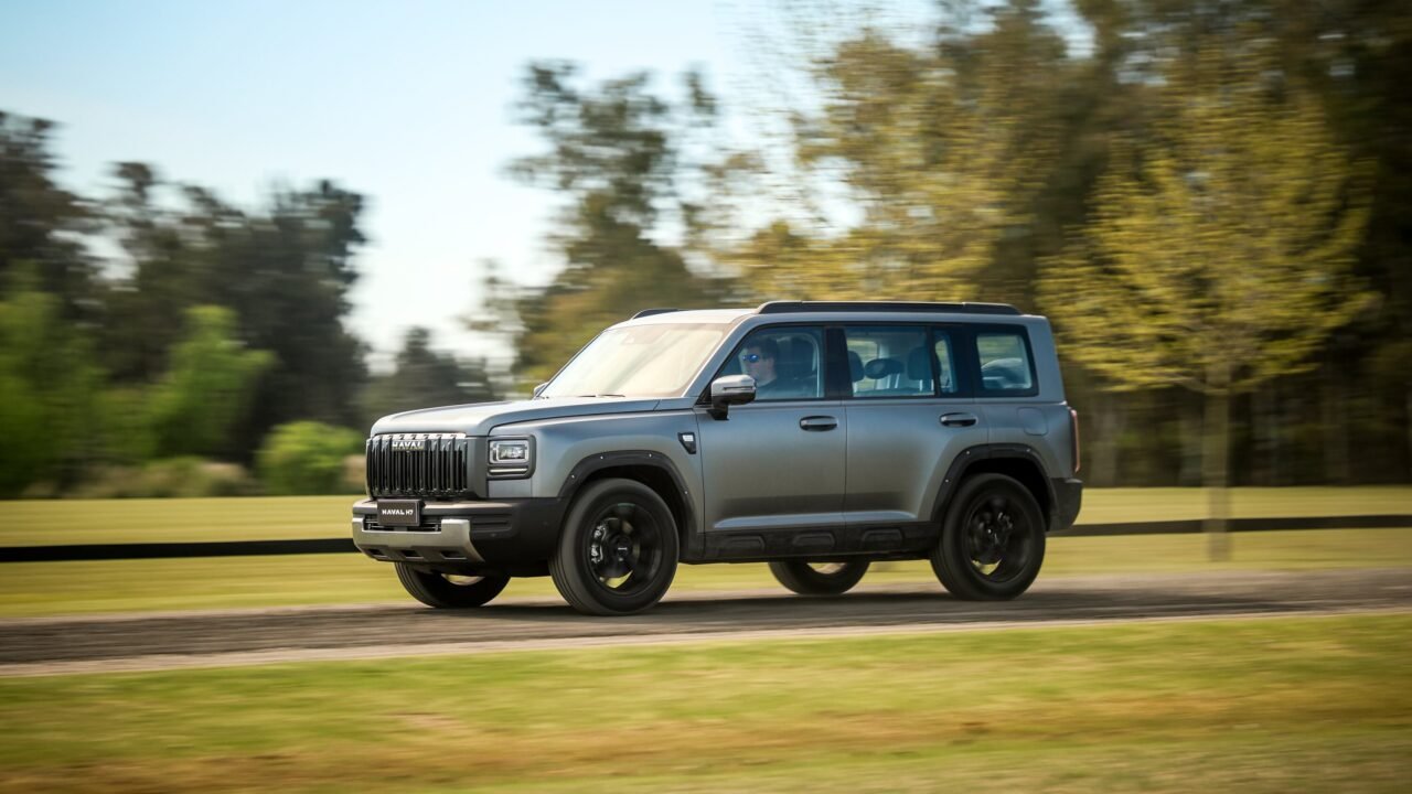 Llega un nuevo SUV a la Argentina con opciones híbridas y todoterreno