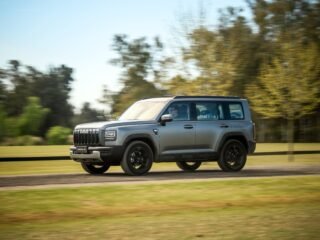 Llega un nuevo SUV a la Argentina con opciones híbridas y todoterreno
