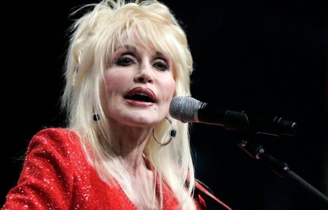 Dolly Parton viajó en secreto a Alemania para un tratamiento experimental contra el cáncer