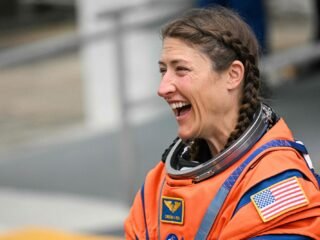 Christina Koch, astronauta de Artemis II: “No hay nada que te prepare para la sensación de ver tu planeta iluminado”