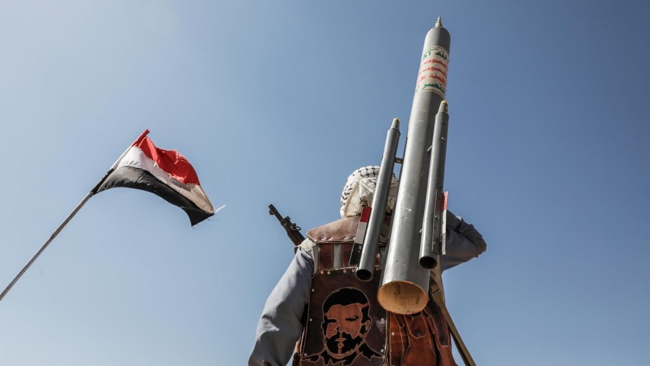 Los rebeldes hutíes amenazaron con atacar intereses de Estados Unidos si Washington se suma a la coalición de Arabia Saudita