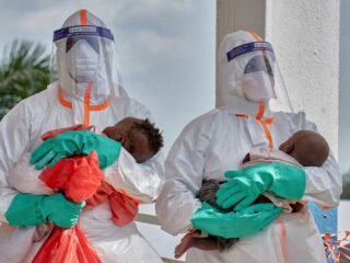 La OMS advirtió que el Congo tiene escasez de personal sanitario mientras el ébola sigue fuera de control