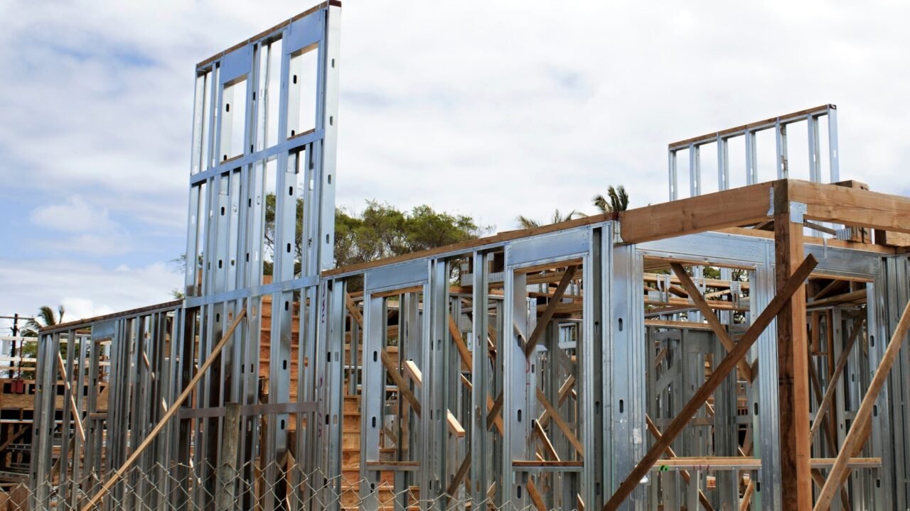 Container, steel frame o prefabricada: cuál conviene para una casa de 60 m² y cuánto cuesta cada sistema