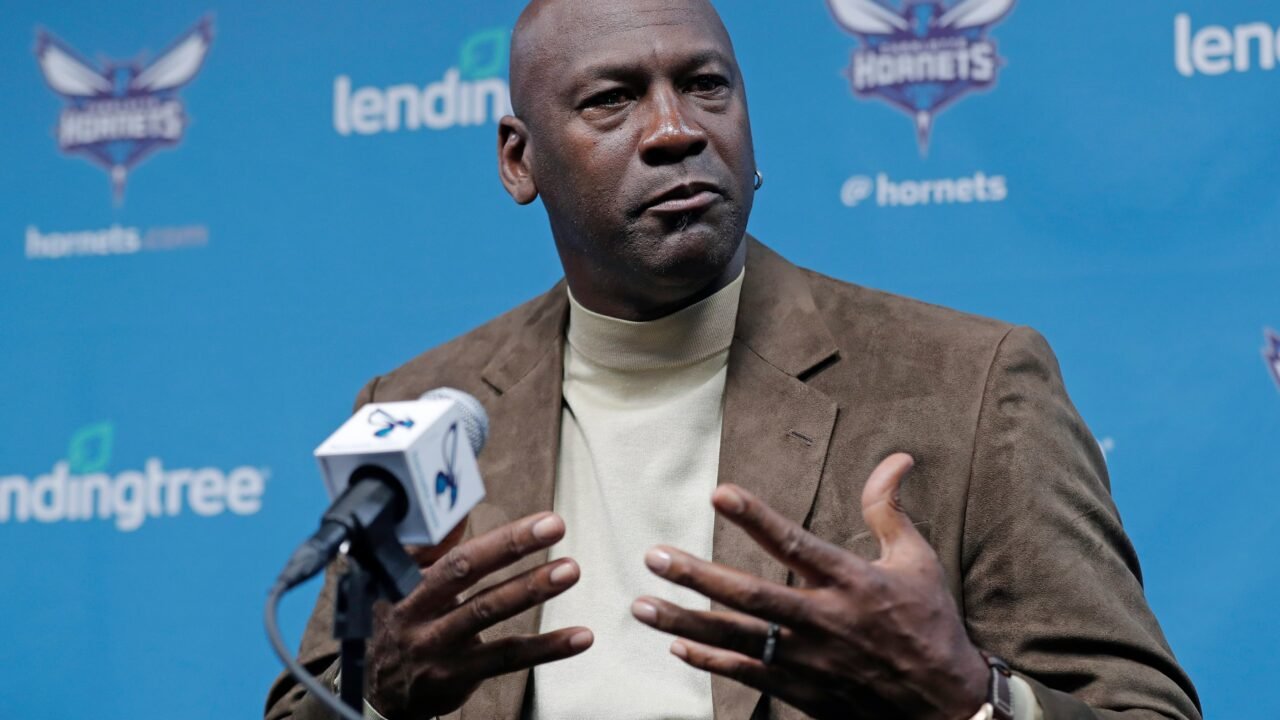 Michael Jordan donó más de 17 millones de dólares para la construcción de clínicas médicas en zonas vulnerables