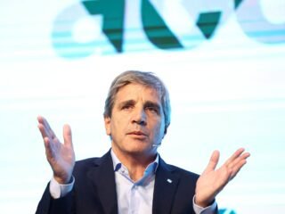 Qué dijo Caputo tras el aumento de la pobreza y la indigencia en el primer semestre de 2026