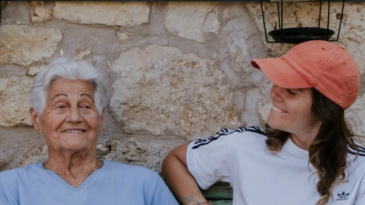 Vivió en 17 casas y a los 94 años su nieta escribió su historia: “Lo importante fue el tiempo juntas”