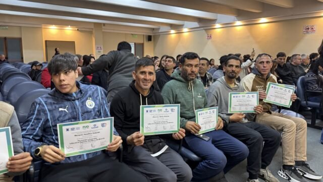 Los primeros egresados: el cambio de vida de 12 “naranjitas” que consiguieron trabajo formal tras una capacitación