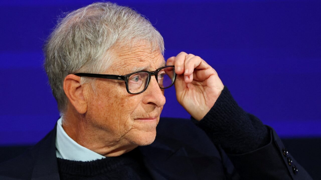 Bill Gates advierte del peligro de los modelos de IA sin supervisión: “La capacidad de un ciberataque ya existe, y lo sabemos”