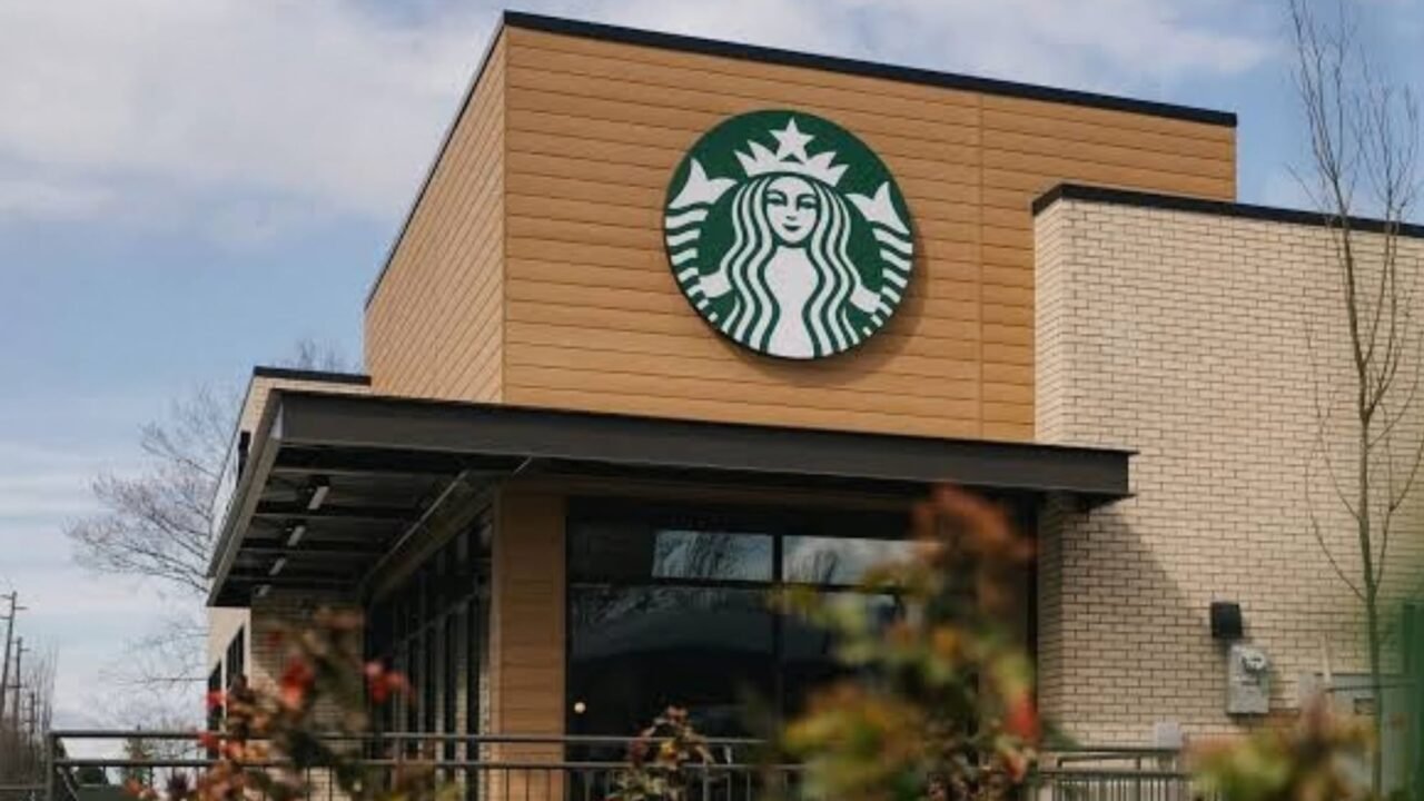 Starbucks confirma el cierre de 250 locales: la lista de ciudades con más tiendas afectadas en EE.UU.