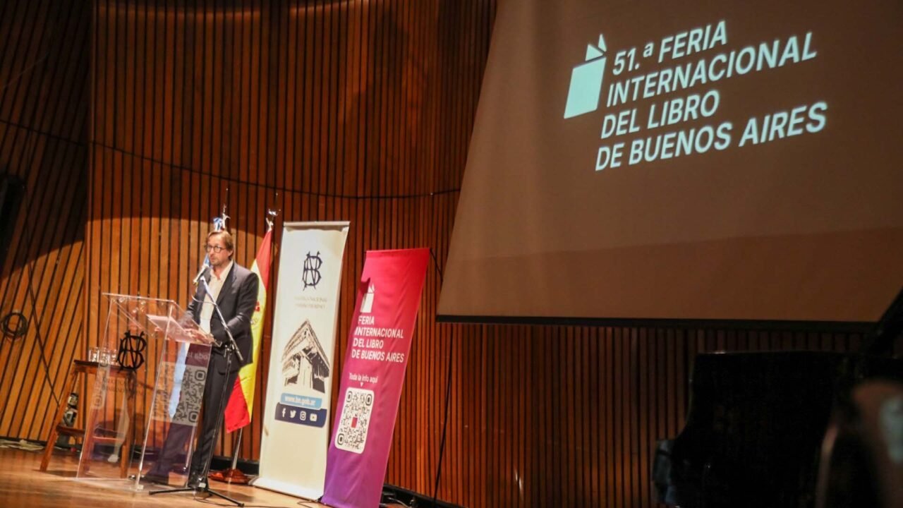 Martín Caparrós abre la Feria del Libro: "Es un espacio donde, pese a todo, todavía se dicen cosas"