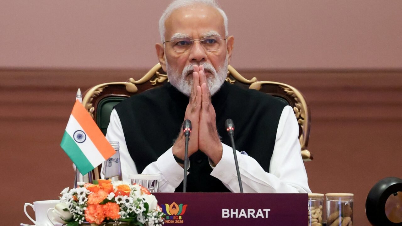 El primer ministro Narendra Modi calificó de “héroe” al piloto indio de Flydubai apuñalado durante el vuelo hacia Israel