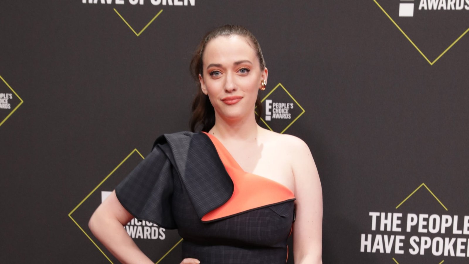 Seis horas bajo presión, improvisaciones con Tom Hardy y una madre sorprendida: la audición que cambió a Kat Dennings