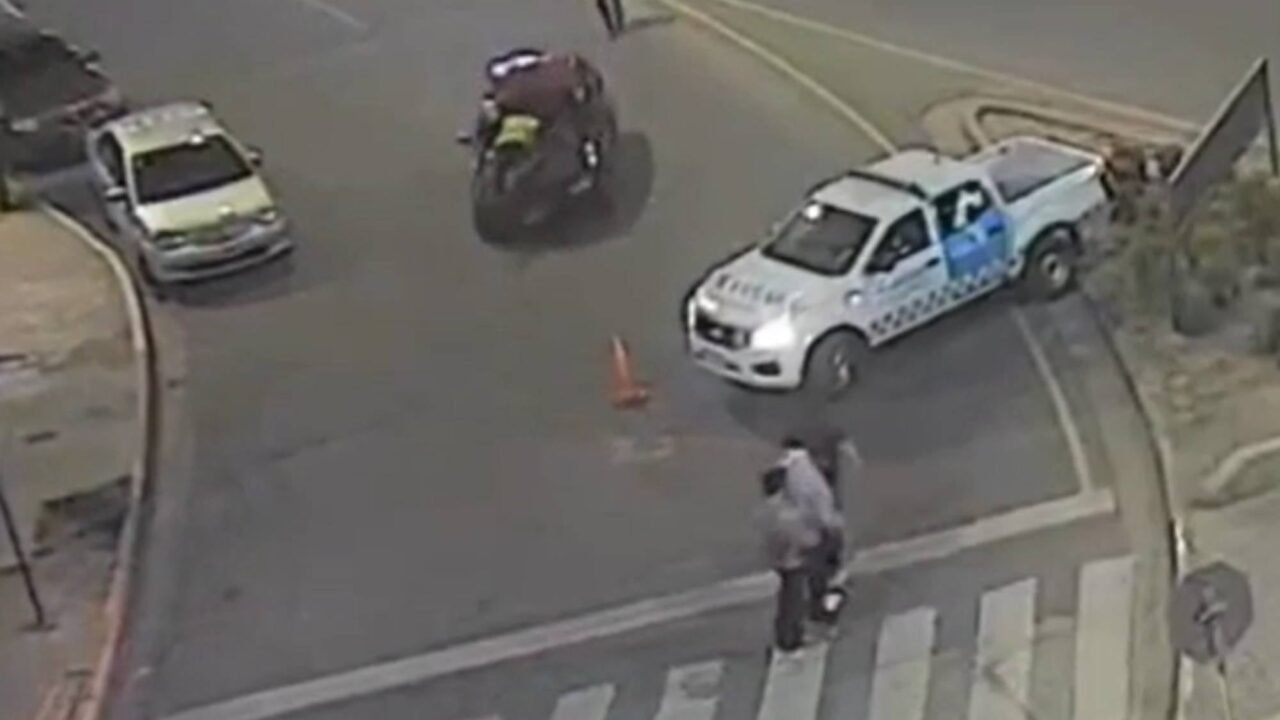 Quiso evadir un control, embistió a un inspector de tránsito y lo arrastró cinco cuadras en el capot