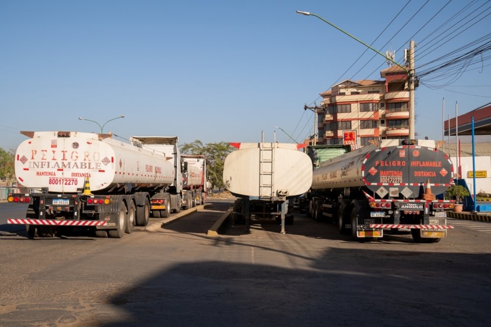 El salto del precio del diésel tensiona el transporte de cargas y el abastecimiento en Bolivia