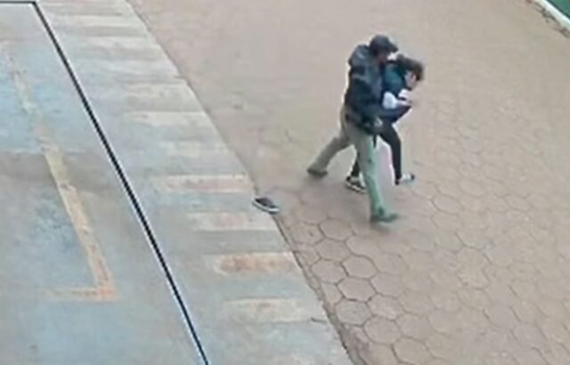 Su pareja la golpeó, amenazó y rompió su celular tras una discusión durante un partido de fútbol en Jujuy