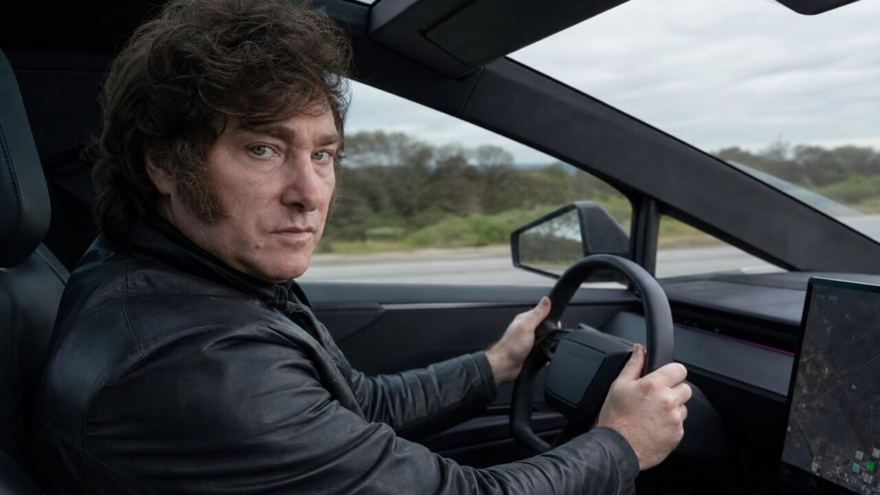 Javier Milei reveló cuál es el auto de sus sueños: qué modelo eligió, cuánto cuesta y cómo lo “tunearía”