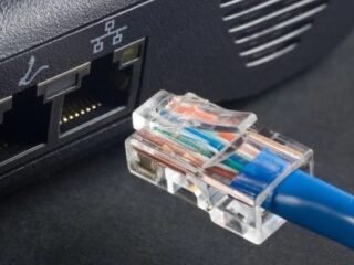 Qué conexión elegir para jugar, trabajar o ver contenido: cable o Wi‑Fi