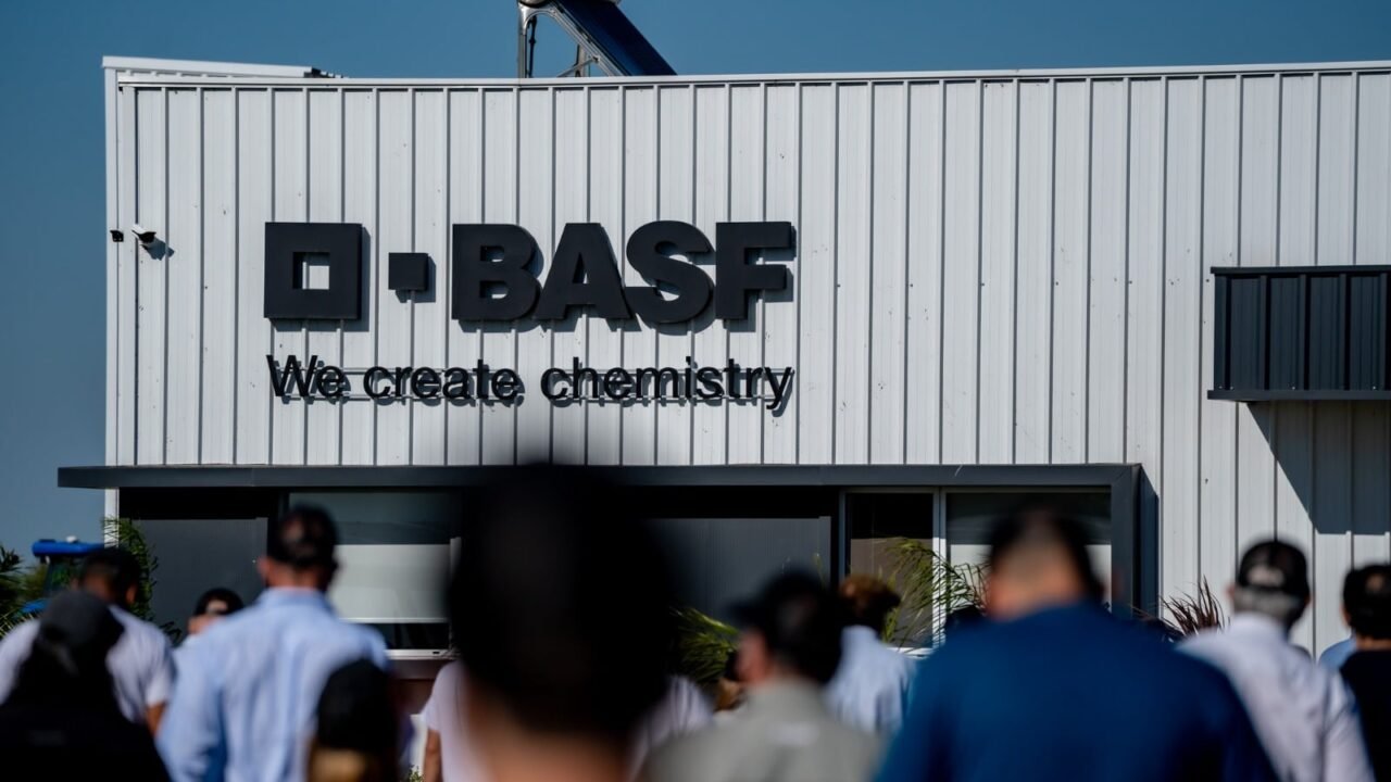 “Mayor autonomía”: BASF avanza con la salida a bolsa de su negocio agrícola y contrató a cuatro gigantes financieros