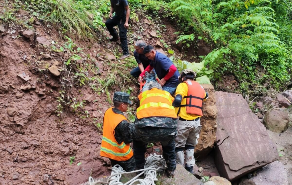 Honduras: Confirman la muerte de tres miembros de una familia tras ser arrastrados por una quebrada en Comayagua