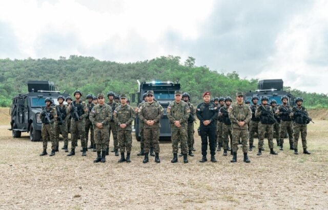 El Ministerio de Defensa dominicano gradúa a una promoción de cadetes en operaciones tácticas para áreas urbanizadas
