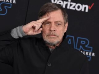 Se convirtió en Jedi y Hollywood lo encasilló, pero logró convertirse en el “maestro” que nadie esperaba: la historia de Mark Hamill