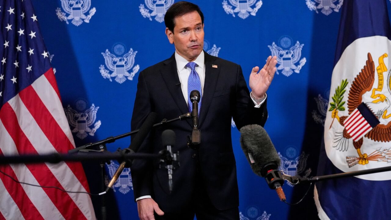 Estados Unidos advirtió a Irán que mantiene “opciones militares” si el régimen busca fabricar un arma nuclear