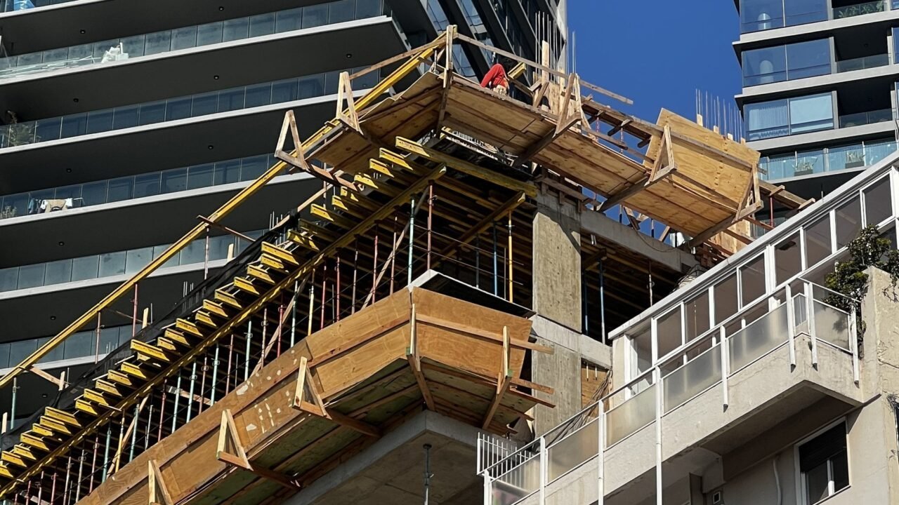 Expertos en construcción coinciden: “los costos subieron entre un 12% y 13%, mientras que los precios de los inmuebles se mantuvieron estables o incluso bajaron en términos relativos”