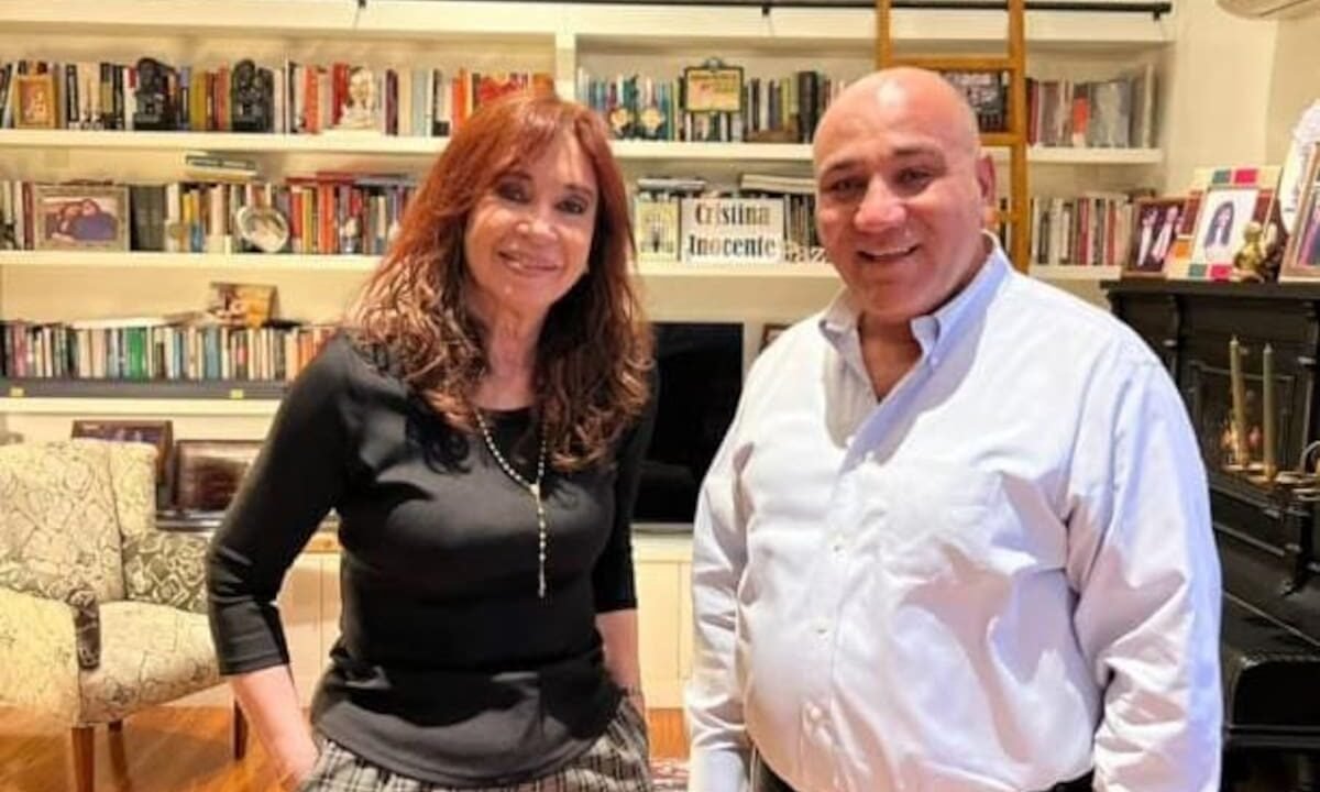 El peronismo se focaliza en los baches de la economía de Milei, con mensajes de Cristina y Massa para la interna