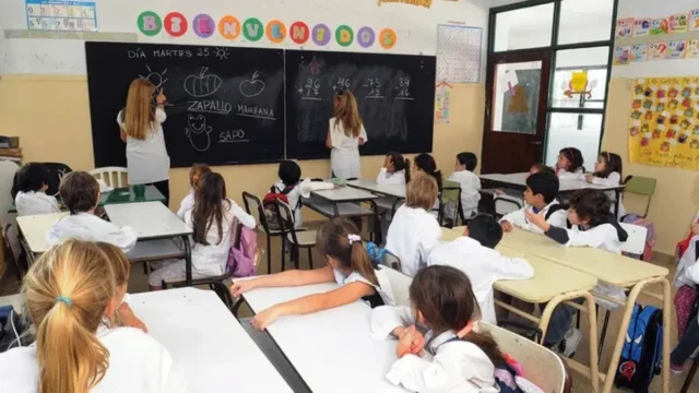 Nuevos cambios en la AUH: el Gobierno simplifica el trámite para cobrar el 20% retenido