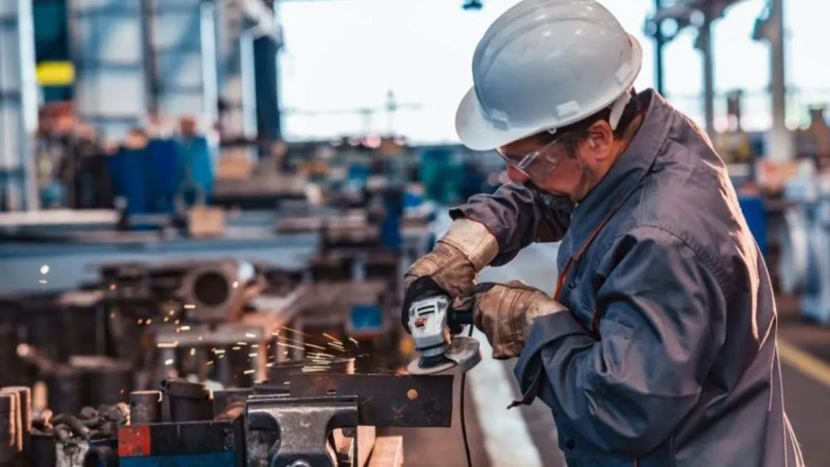 La actividad económica cayó 1,4% interanual en julio 2026