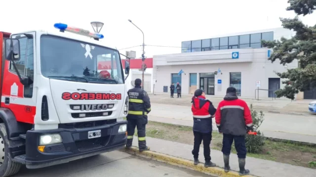 Amenaza de bomba en Caleta Olivia: evacuaron el Banco Nación y no encontraron explosivos