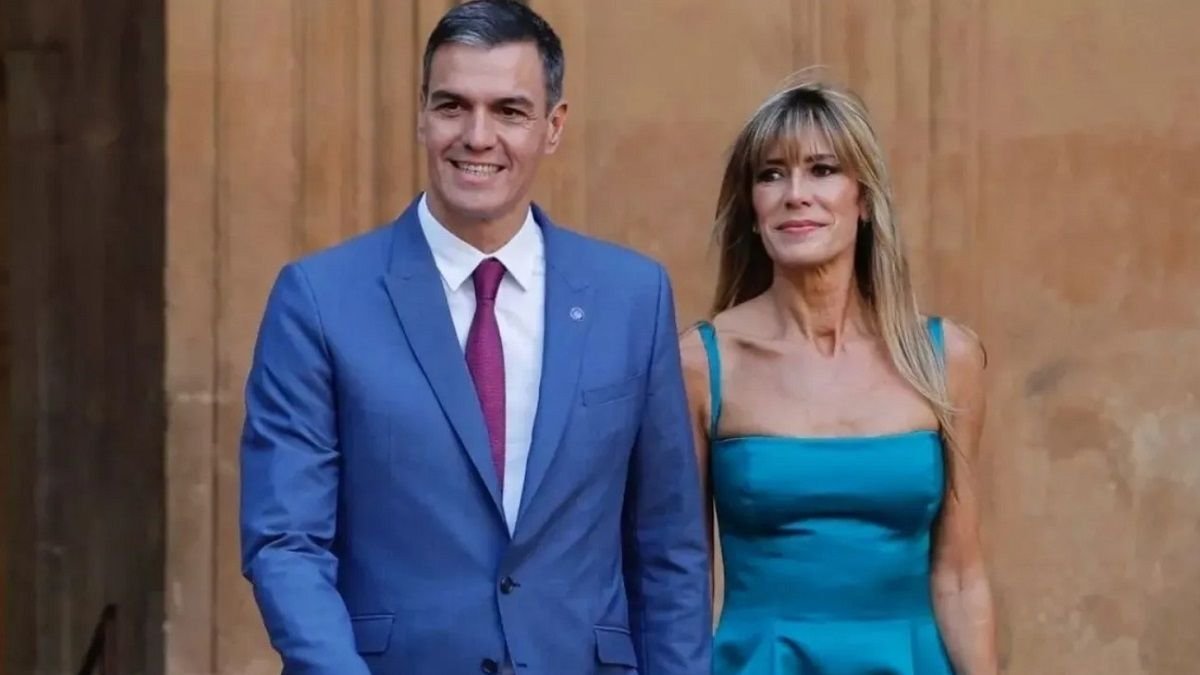 La esposa del presidente de España irá a juicio por tráfico de influencias y malversación
