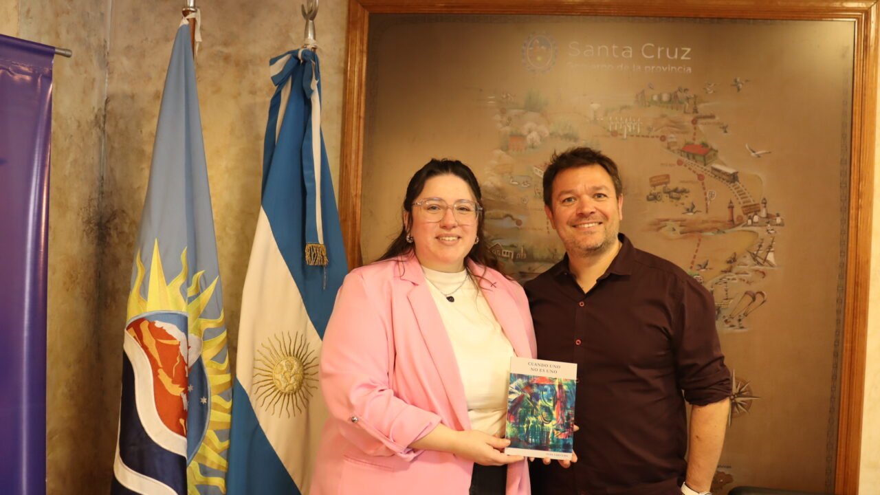 Se presentó en Casa de Santa Cruz Iván Checura: El territorio como huella y memoria