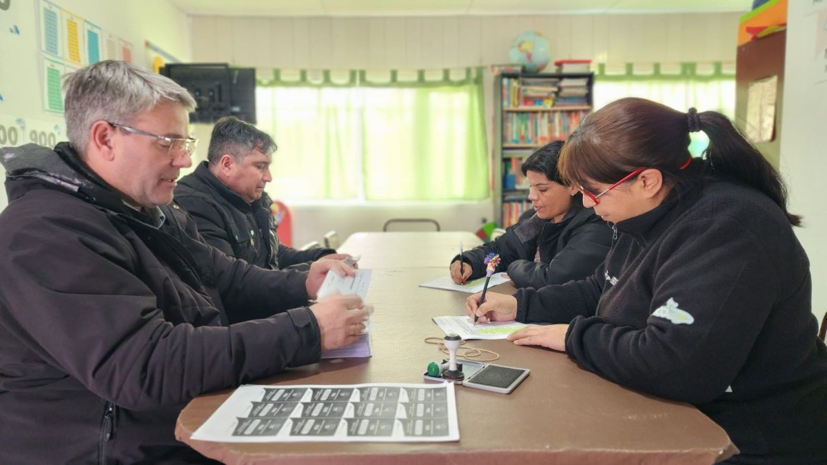 Continúa la entrega de nuevos plásticos de la Tarjeta Social en zona norte