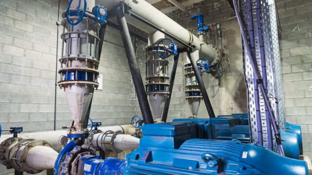 El Gobierno continúa con la ampliación de la Planta de Ósmosis inversa para mejorar el abastecimiento de agua en Caleta Olivia
