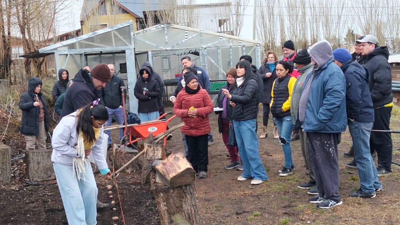 Activá tu Huerta sumó nuevas jornadas de capacitación en El Calafate y Perito Moreno
