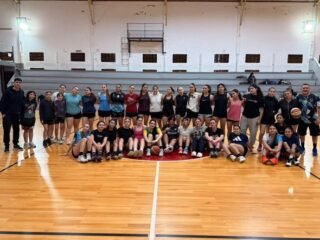 El básquet femenino santacruceño avanza hacia la Araucanía con una nueva concentración