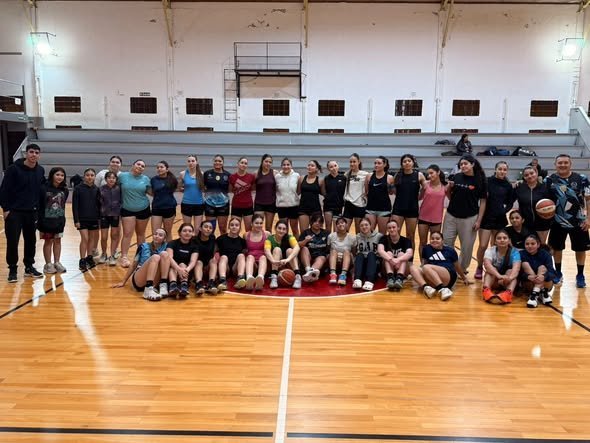 El básquet femenino santacruceño avanza hacia la Araucanía con una nueva concentración