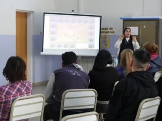 Llevan adelante charla de sensibilización sobre personas sordas e hipoacúsicas en Río Gallegos