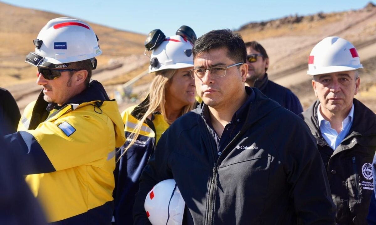 Nuevas inversiones: Vidal adjudicó a Alianza Petrolera el área de exploración Sur Río Deseado Este