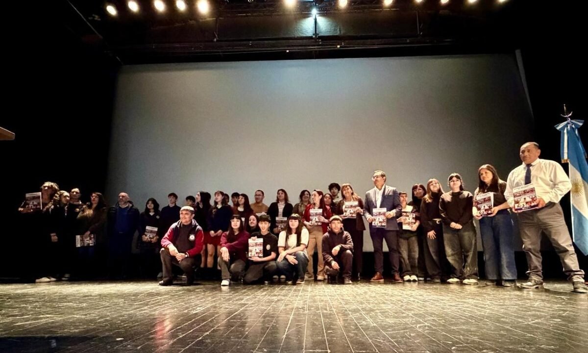 Caleta Olivia: estudiantes participaron de la Primera Jornada para la Construcción de una Convivencia Democrática