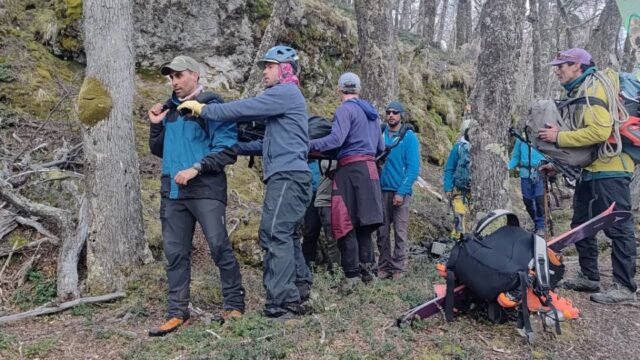 Operativo de rescate en Cerro Crestón tras avalancha que provocó la muerte de una turista