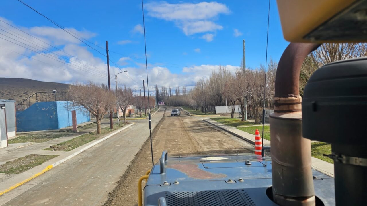 Las Delegaciones Viales de San Julián y Tres Lagos trabajan para mejorar la transitabilidad y la seguridad vial
