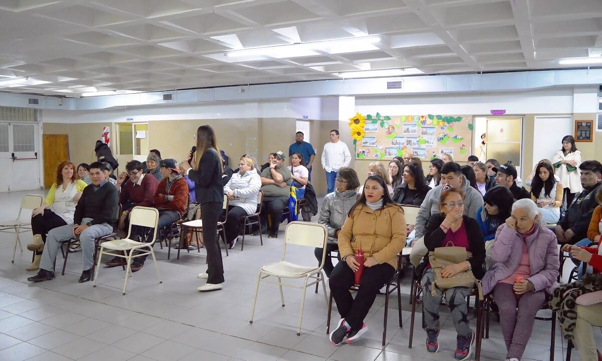 Fortalecen la educación inclusiva con un taller participativo para la comunidad educativa y las familias