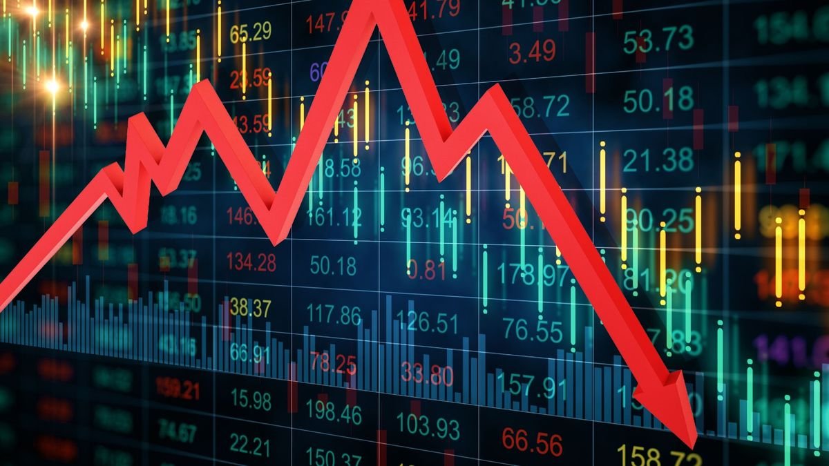 El riesgo país continúa al alza y se acerca a los 560 puntos, mientras cayeron los bonos y acciones