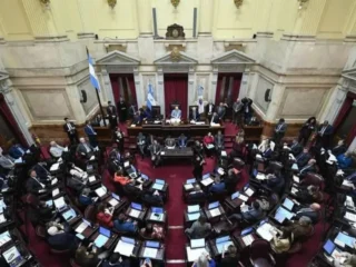 LLA quiere dictaminado el presupuesto 2027 y la ley de «soberanía», antes de la llegada del Papa